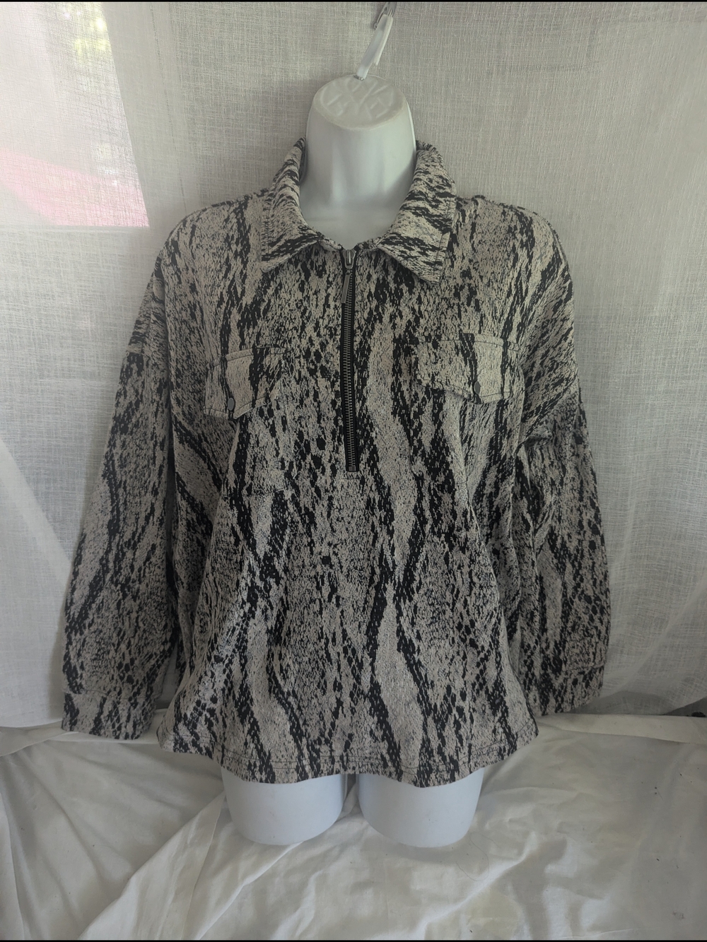 Cable & Gauge Textured Snake-Print Pullover Jacket Pullover Half Zip